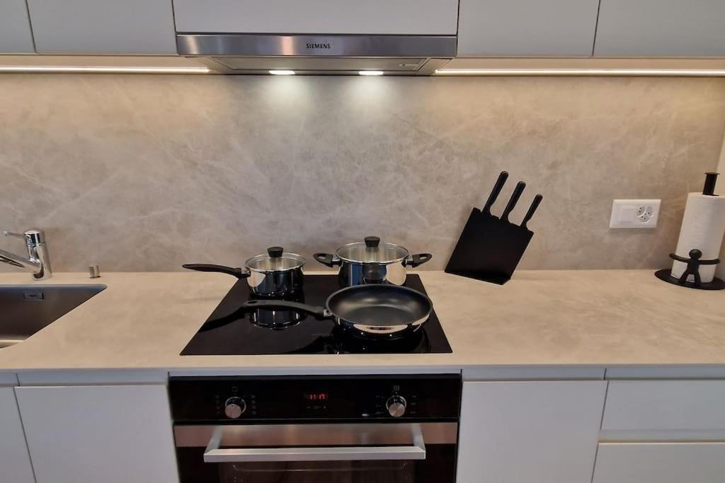Visionary Hospitality Rothenburg, Lucerne - Premium Apartments With Free Parking, Washer, Kitchen, Terrace, 15' City Екстериор снимка